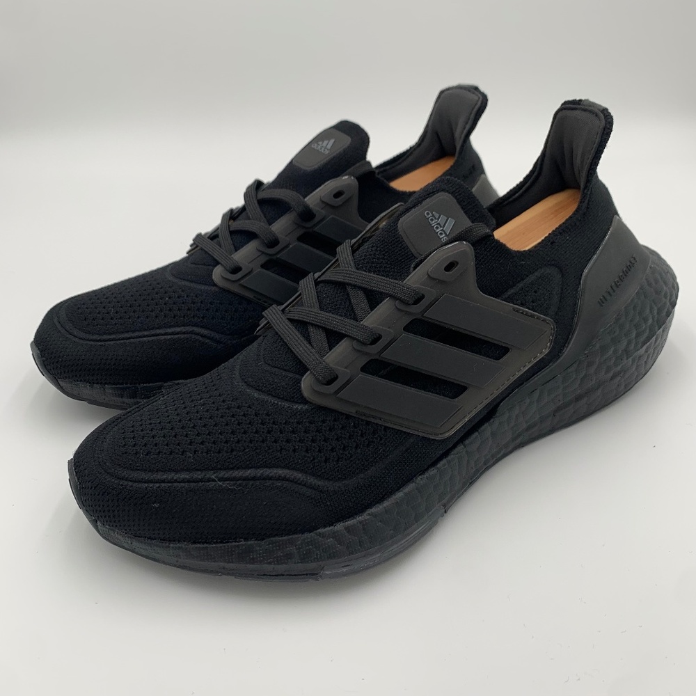 UltraBoost 21 'Triple Black'